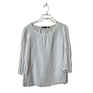 Uniqlo White 100% French Linen Blouse with Pleats & Pin-tucked details.